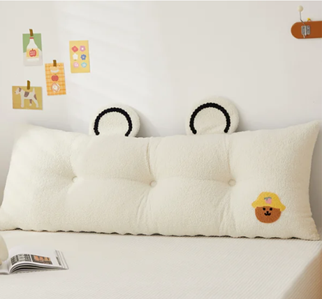 Decorative Pillows & Blankets