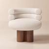 Poltrona girevole in Bouclé con base in legno