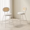 Tabourets de comptoir en velours blanc (lot de 2) avec dossier en rotin pour îlot de cuisine