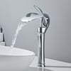 Rubinetto da appoggio per lavabo da bagno a cascata, moderno ed elegante, con maniglia singola, in ottone massiccio cromato