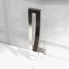 Robinet de lavabo de salle de bain moderne à une poignée en nickel brossé avec bec cascade en laiton