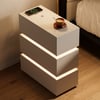 Table de chevet Lumio étroite avec 3 tiroirs, station de charge et lumière LED - blanc, 2 pcs.