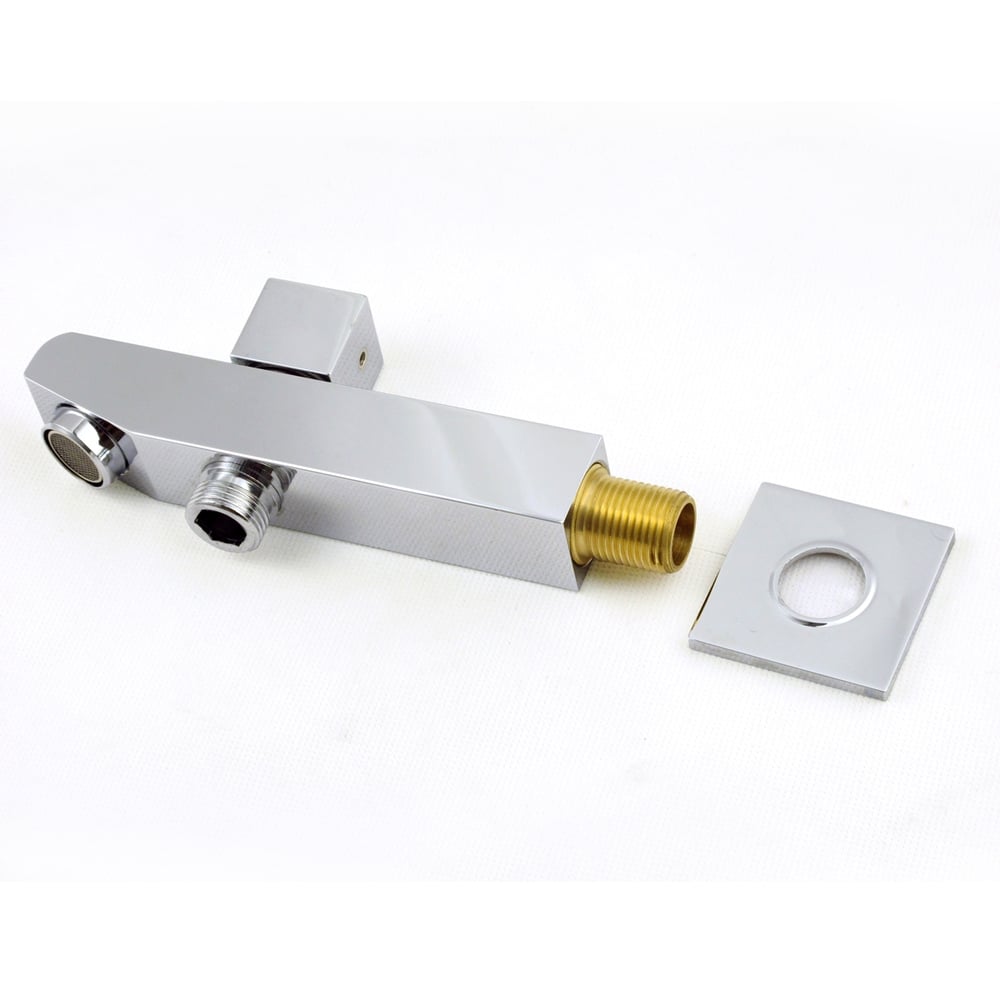 Vragen en antwoorden voor Dree Modern 203 mm vierkante douchesysteem voor wandmontage met handdouche en baduitloop, messing