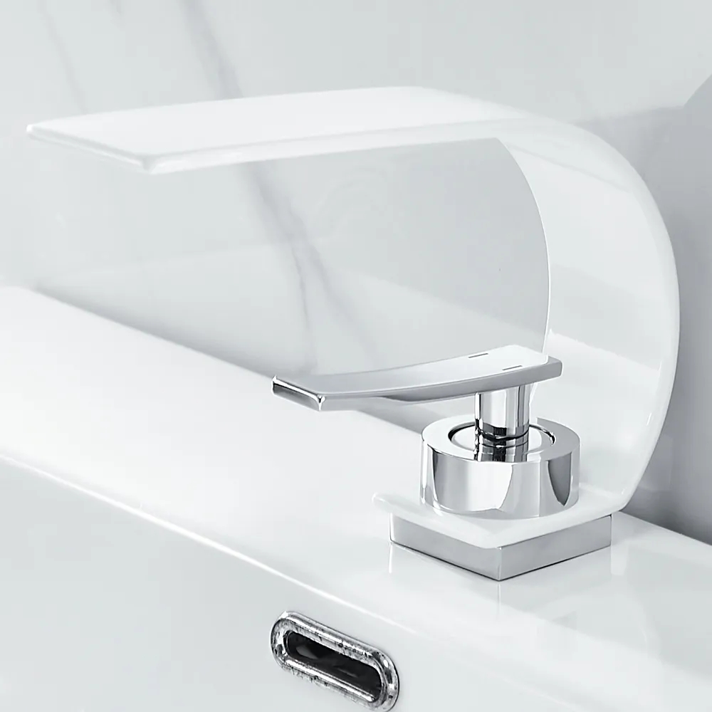 Otázky a odpovědi pro Koupelnový umyvadlový faucet s jednou rukojetí Waterfall Arc bílá a chromová masivní mosaz