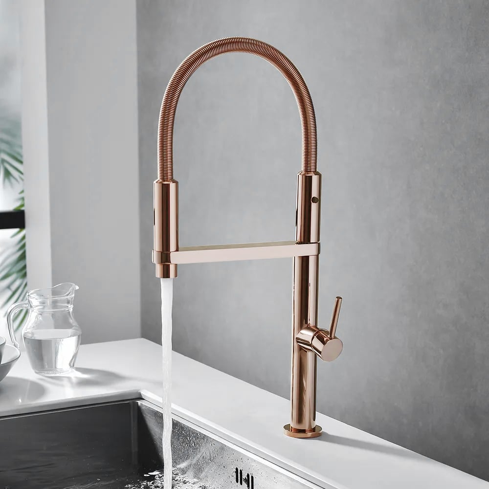 Domande e risposte per Miscelatore da cucina magnetico monoblocco ad alto arco in oro rosa con spruzzatore a doppia funzione