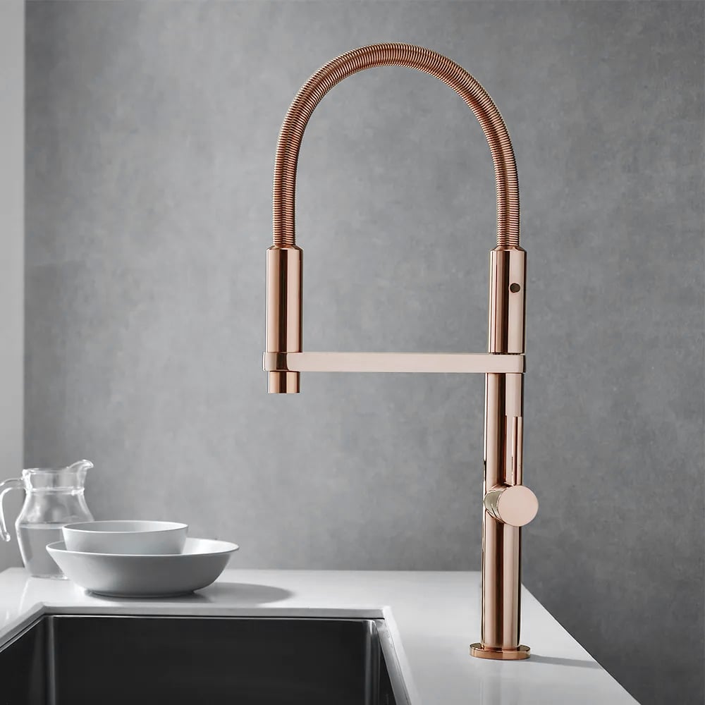 Domande e risposte per Miscelatore da cucina magnetico monoblocco ad alto arco in oro rosa con spruzzatore a doppia funzione