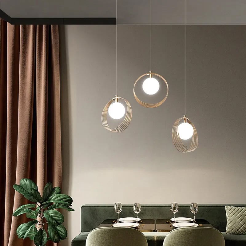 Questions et Réponses pour Abat-jour suspendu élégant à 3 ampoules en forme de globe doré, style A