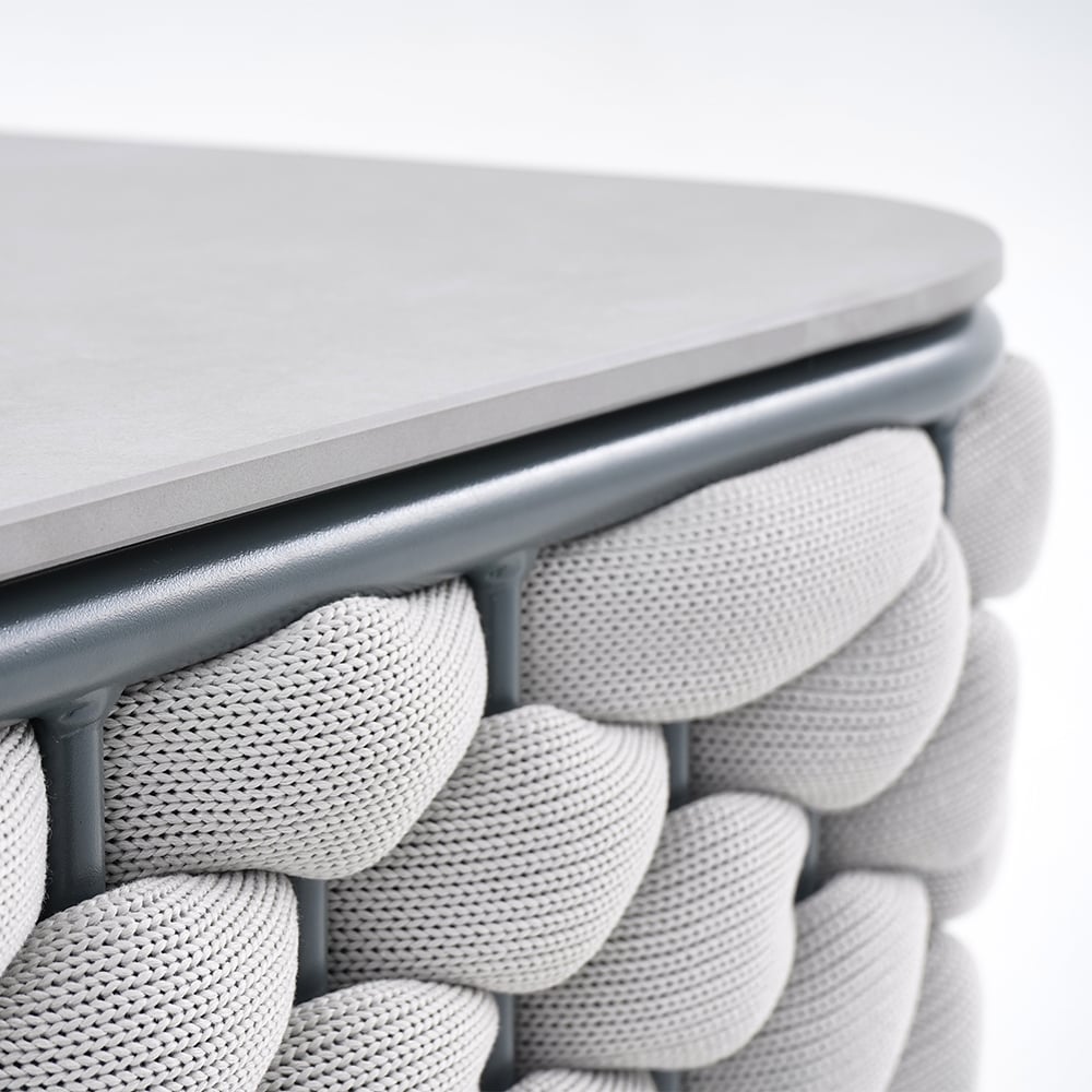 Otázky a odpovědi pro Martic Moderní hliníkový a lanový a slinutý kamenný konferenční stolek na venkovní terasu v šedé barvě