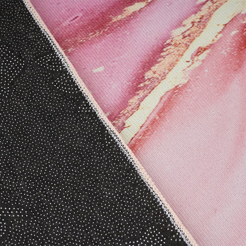 Vragen en antwoorden voor 600 mm x 2400 mm roze en gouden abstracte moderne hardloper keuken- en gangtapijt