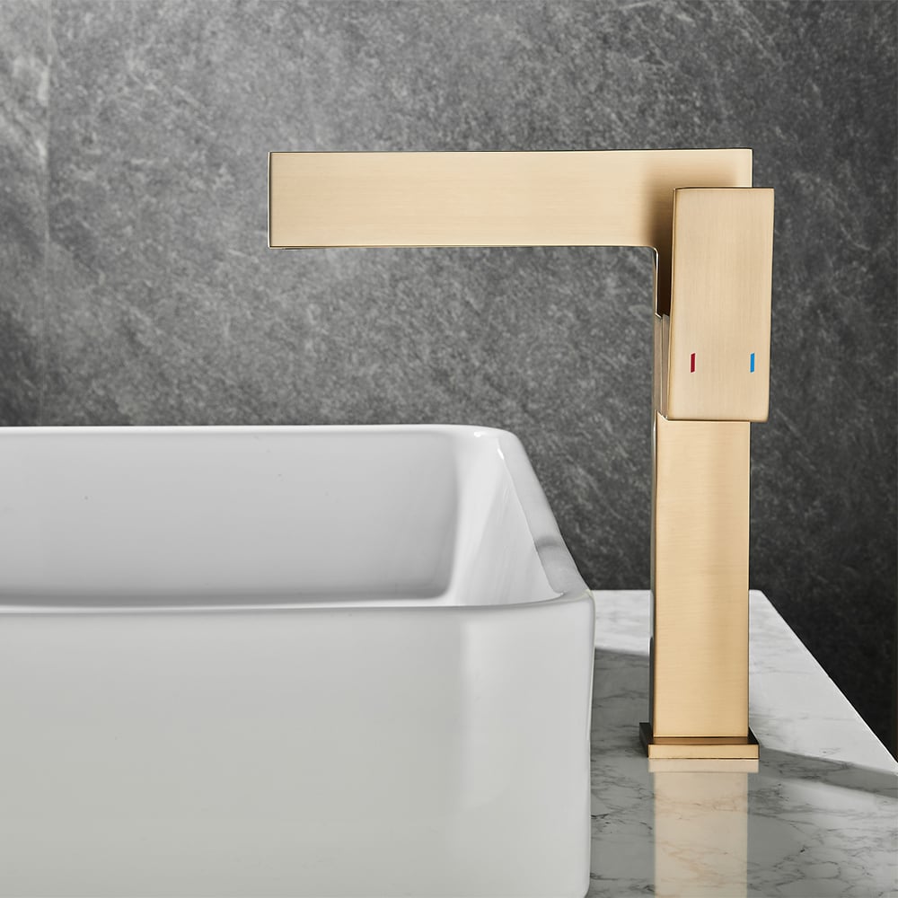 Vragen en antwoorden voor Ultradunne waterval wastafelkraan met enkele handgreep in geborsteld goud van massief messing