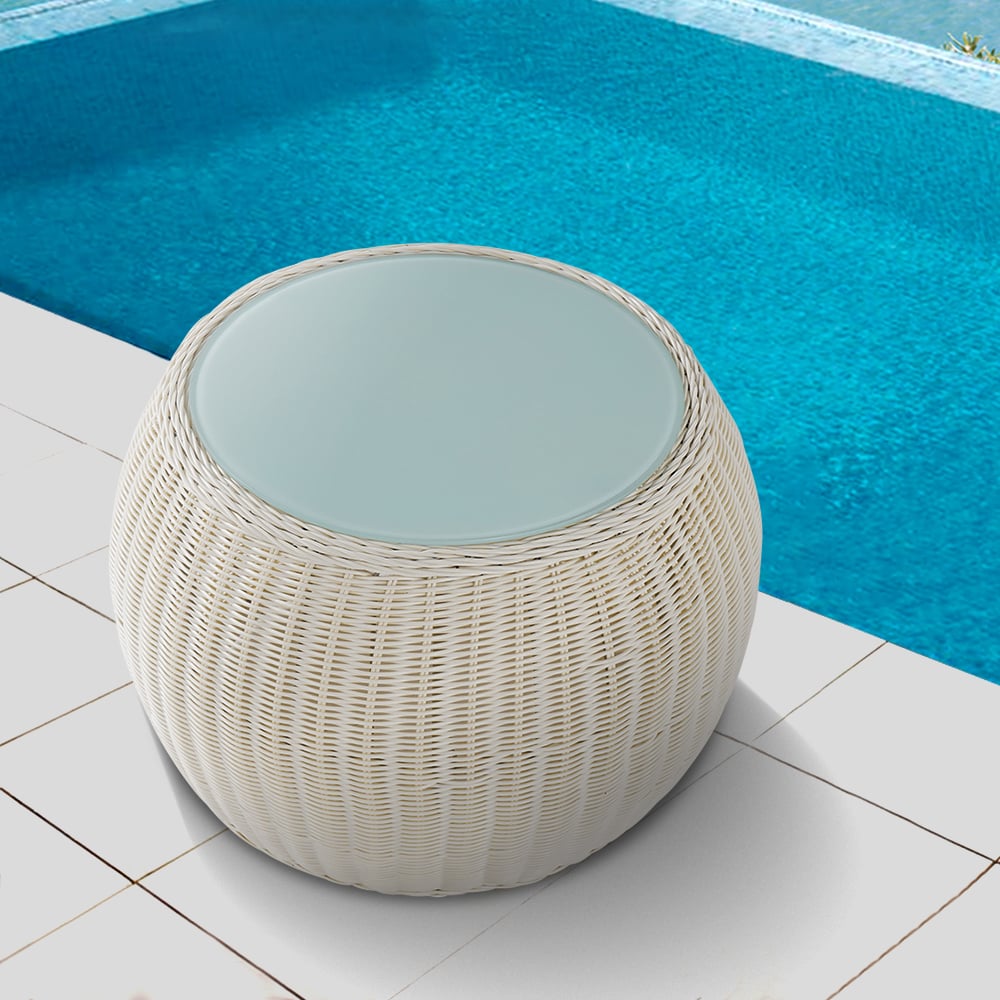 Avaliações de clientes sobre Mesa lateral de mesa de café branca com tampo de vidro de vime de plástico de 24,4 polegadas