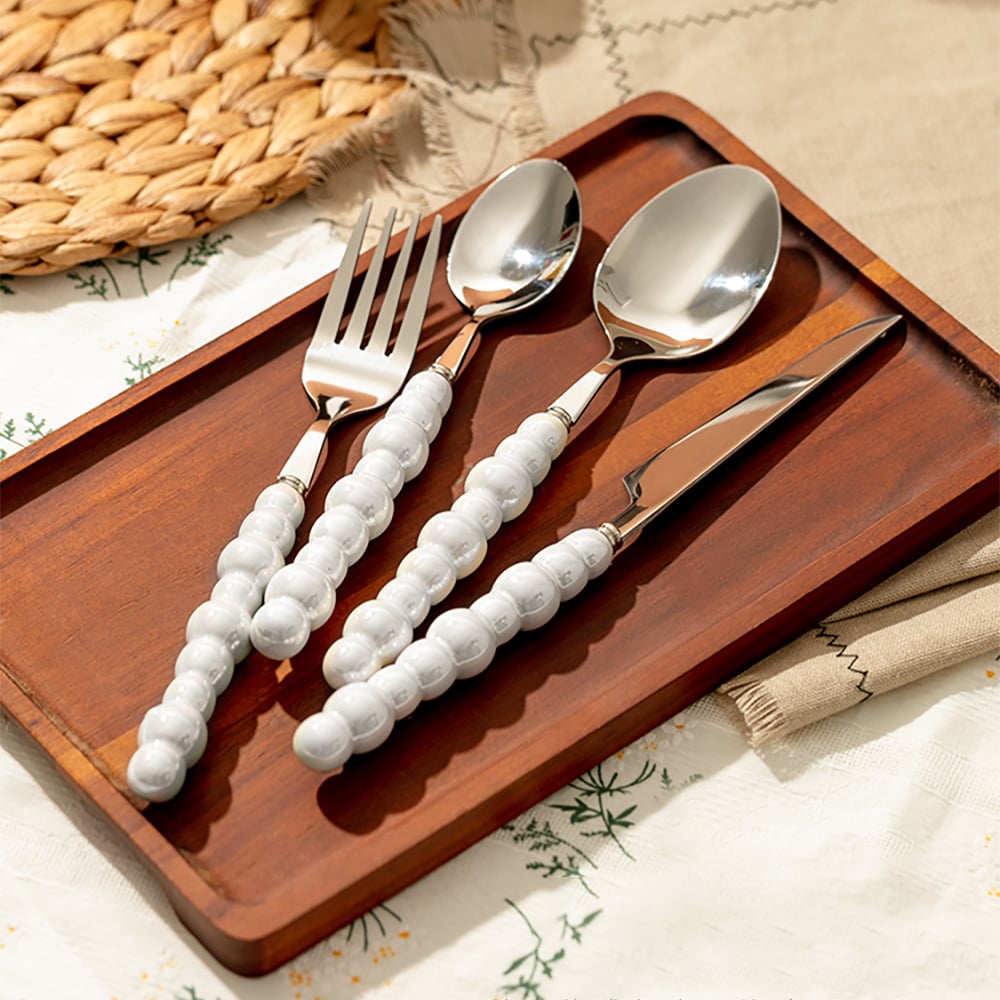 Otázky a odpovědi pro Moderní příborová sada pro 4 keramické jedinečné bílé perly 16dílná sada příborů