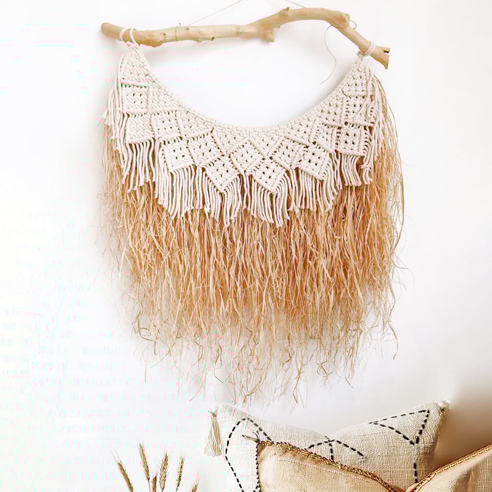 Domande e risposte per Grande arazzo da parete in legno di rafia intrecciato boho fatto a mano in cotone naturale macramè