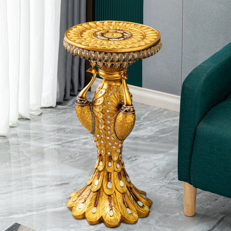 Questions et Réponses pour Piédestal européen vintage doré de 690 mm de haut, table d'appoint en forme de paon, sculpture en résine