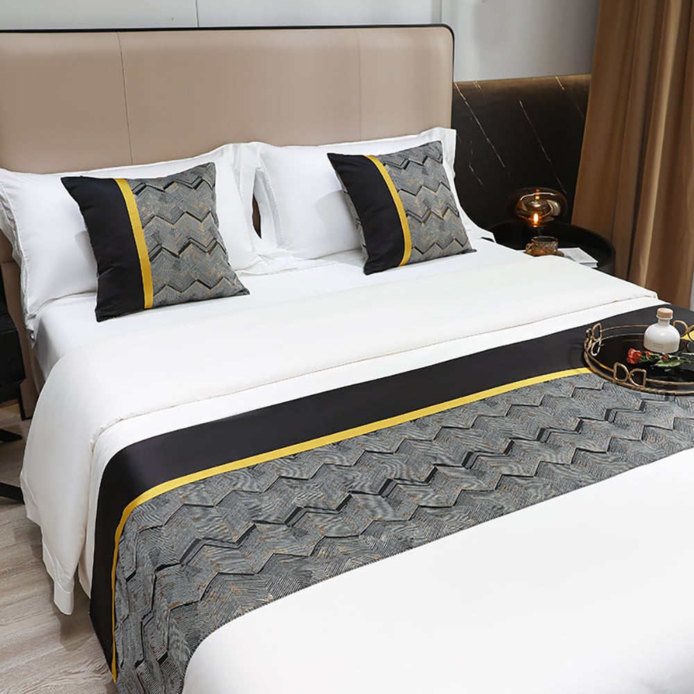 Questions et Réponses pour Housse de coussin moderne en soie noire et dorée 450 mm x 450 mm