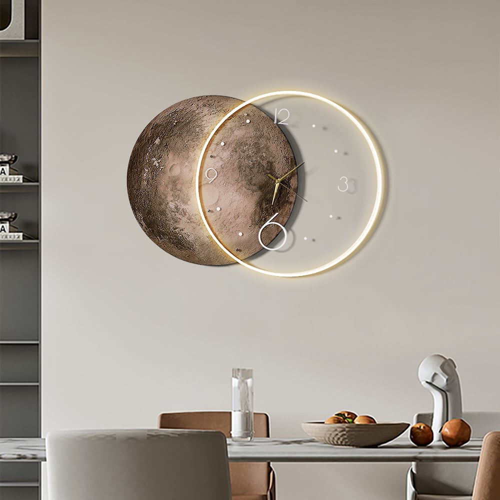 Domande e risposte per Orologio da parete rotondo moderno con luna marrone freddo, grande orologio da parete con luce a LED, decorazione da parete