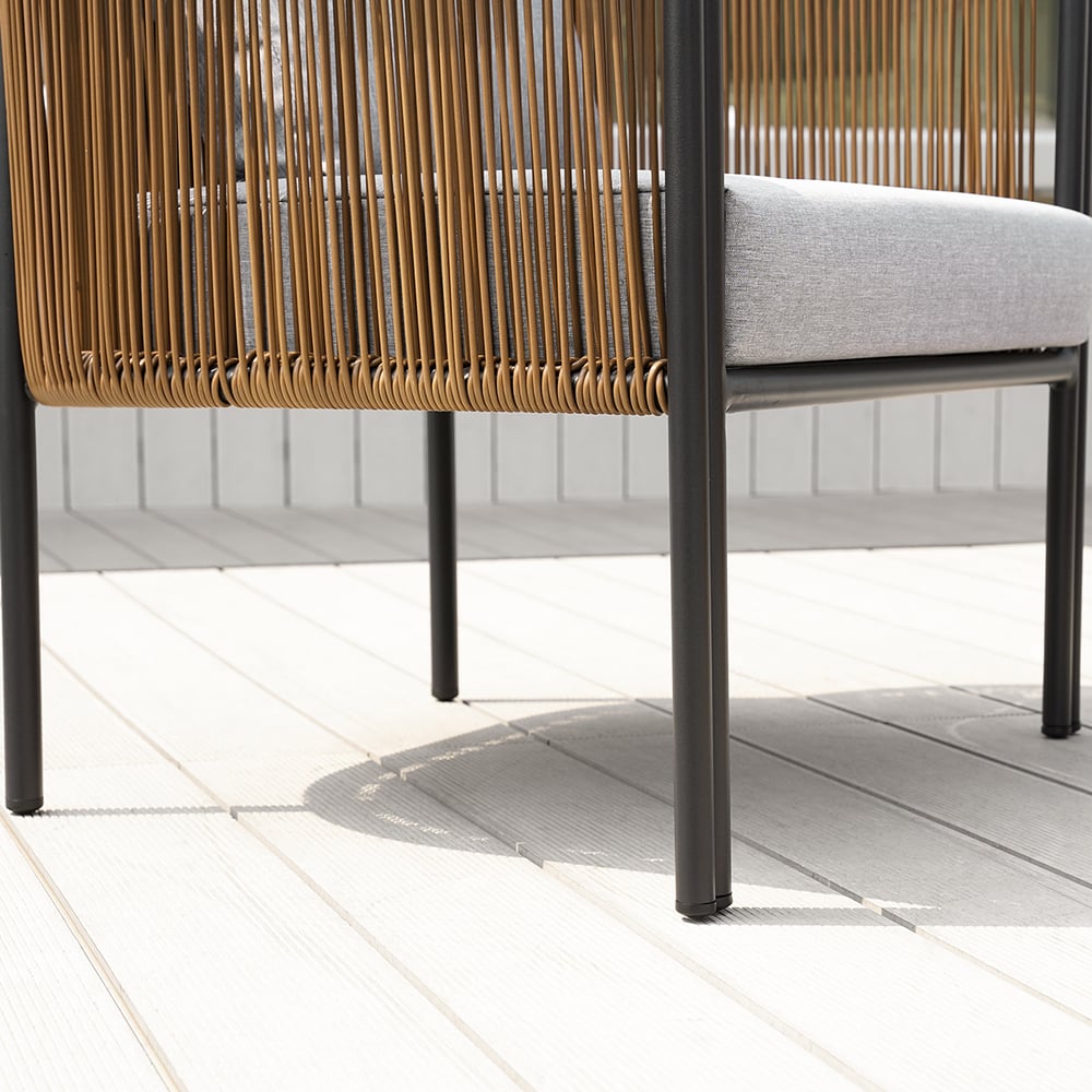 Klantrecensies voor Moderne geweven PE-rotan barstoel voor buiten met uitlopende rand aan de achterkant in bruin en grijs