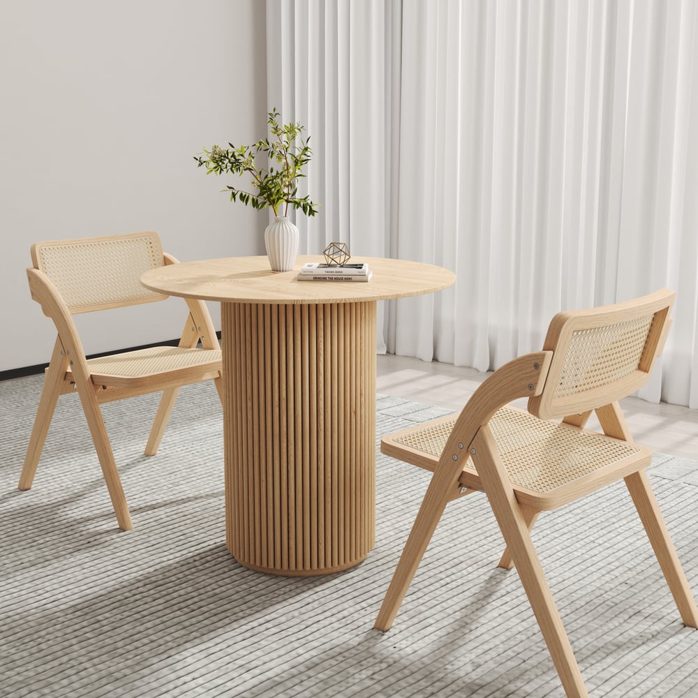 Questions et Réponses pour Petite table à manger ronde Japandi 800 mm et 2 chaises de salle à manger pliantes naturelles en bois et rotin