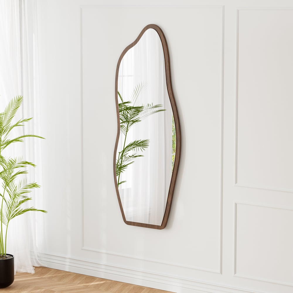 Questions et Réponses pour Miroir pleine longueur irrégulier de 63 po avec cadre en bois de noyer, mural ou autoportant