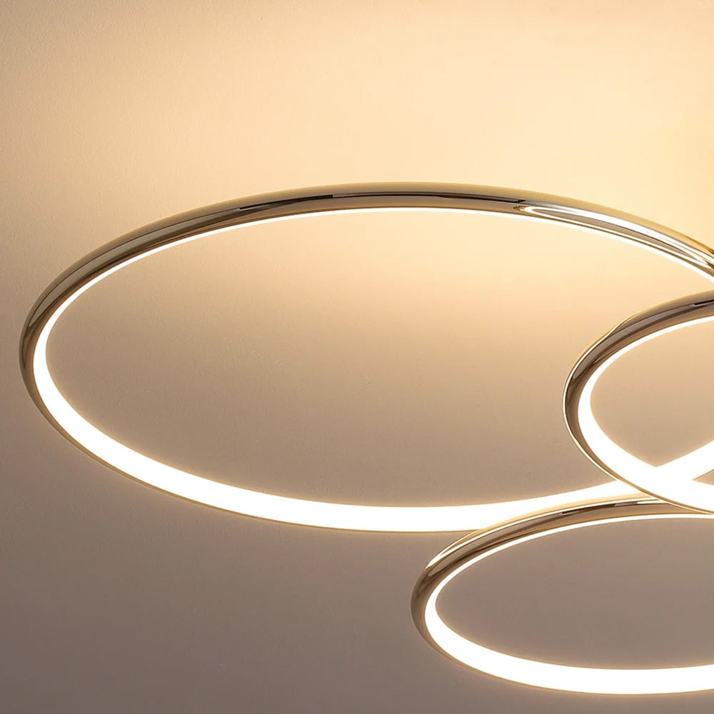 Vragen en antwoorden voor Gouden semi-verzonken plafondlamp cirkel acryl kroonluchter 6-licht