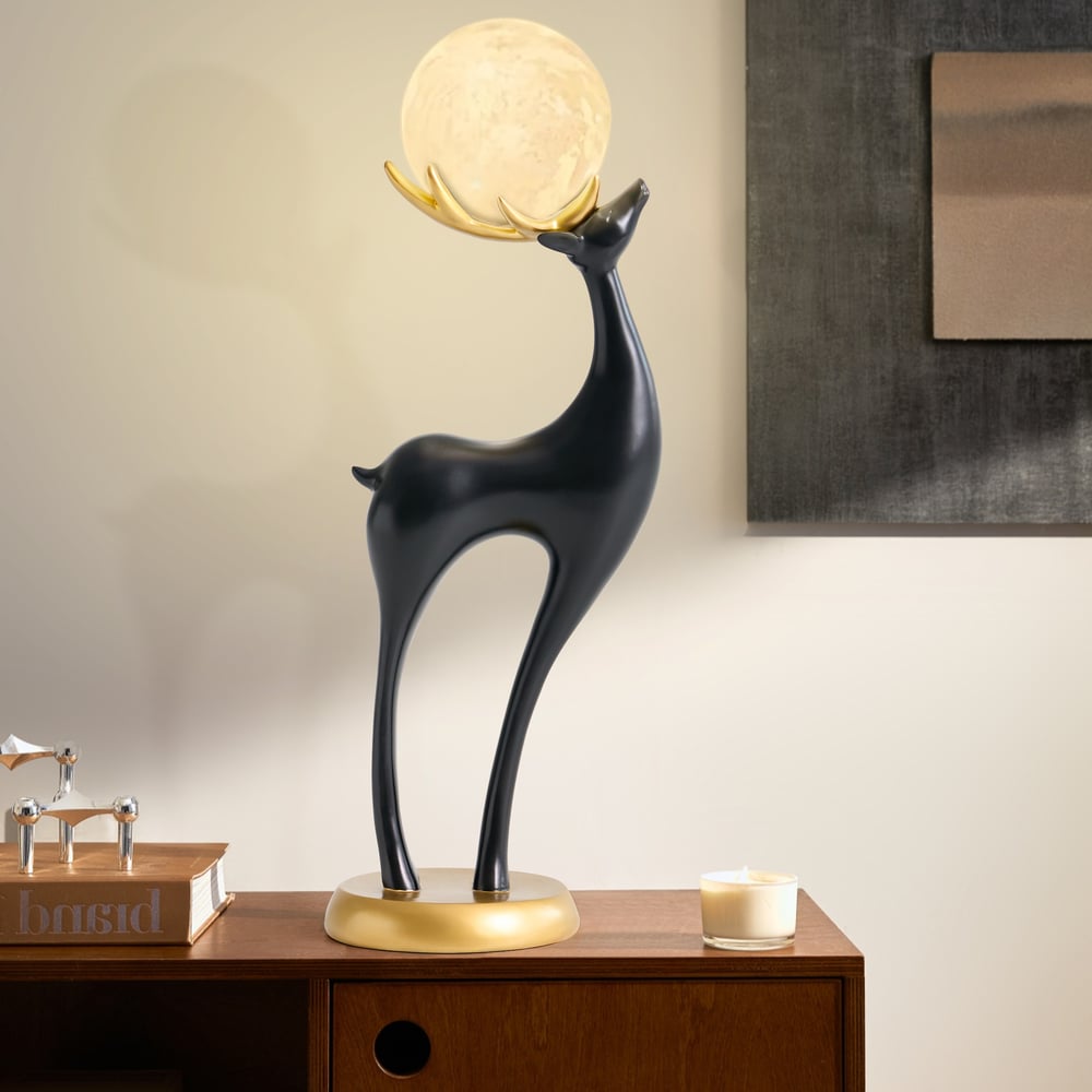 Questions et Réponses pour Lampadaire moderne en résine en forme de cerf avec télécommande — 760 mm de haut avec boule lumineuse