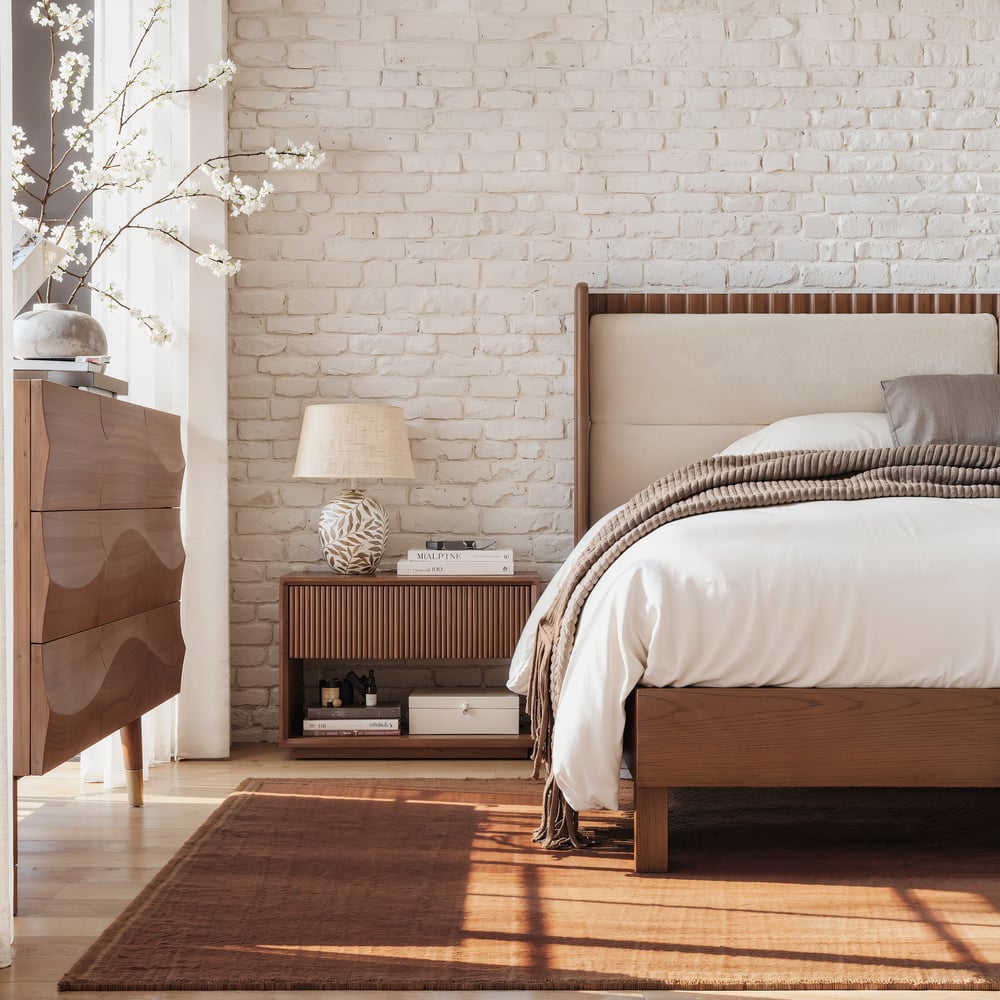 Customer Reviews for Modern Walnut Queen Size Solid Wood Bed with Boucle Headboard Pillows