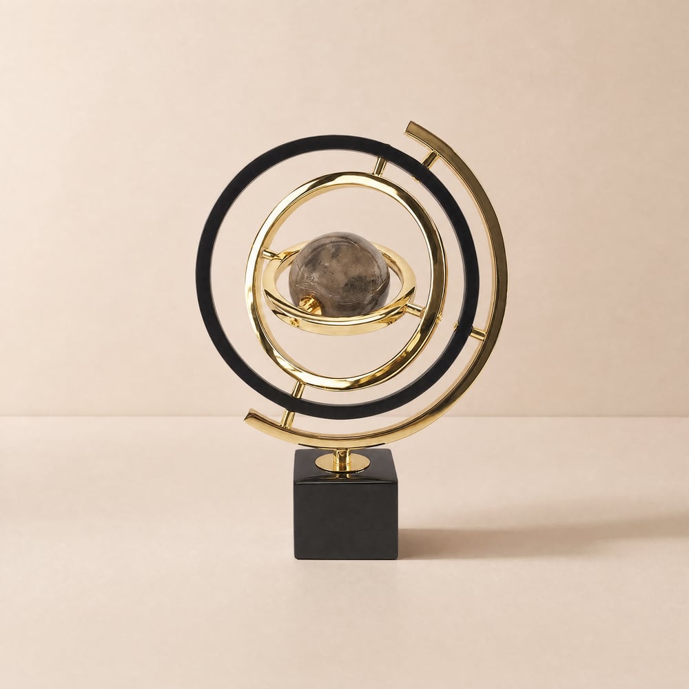 Scultura decorativa moderna astratta in metallo nero e oro con supporto rettangolare Immagine della finestra