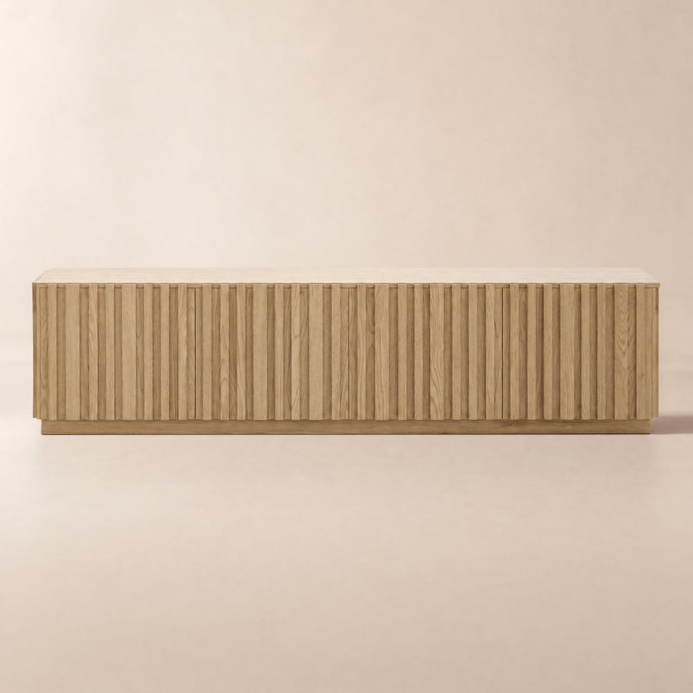Meuble TV Aura 213 cm en bois de frêne naturelle avec plateau en pierre frittée image de fenêtre