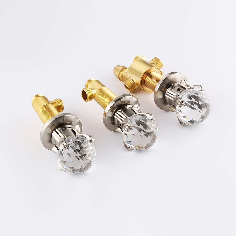 Op het dek gemonteerde waterval 5-gaats vulmengkraan met handdouche drievoudig kristallen handvat Vensterafbeelding