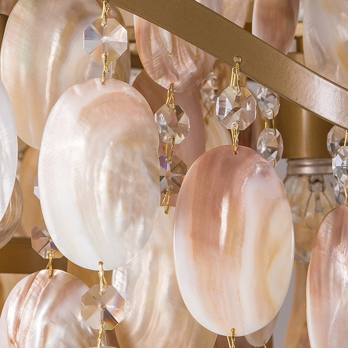 Dumer Mid-Century 3-laags kroonluchter Oyster Shell 4-licht kristallen kroonluchter in goud Vensterafbeelding