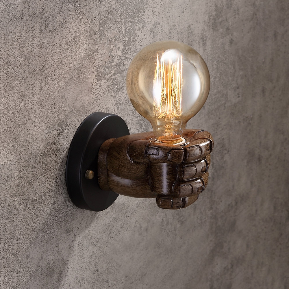 Rétro 1 lumière Poing serré main gauche créatif mural intérieur et ampoule exposée image de fenêtre