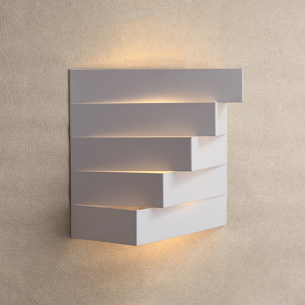 Contemporary 2-Light White Metal Geometric Indoor Lighting Wall Light window image