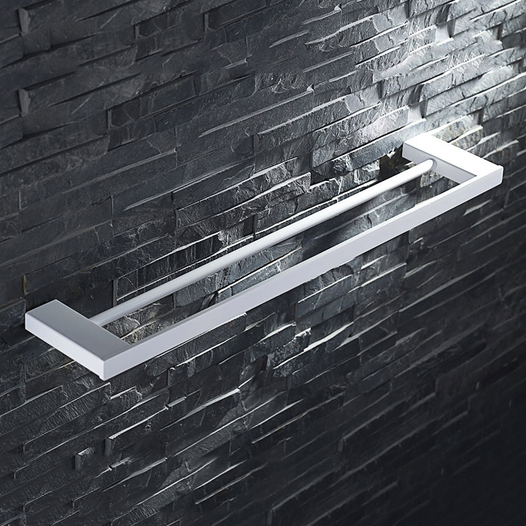 Tierney Minimaliste Barre Double Porte-serviette Mural Blanc en Acier Inoxydable image de fenêtre