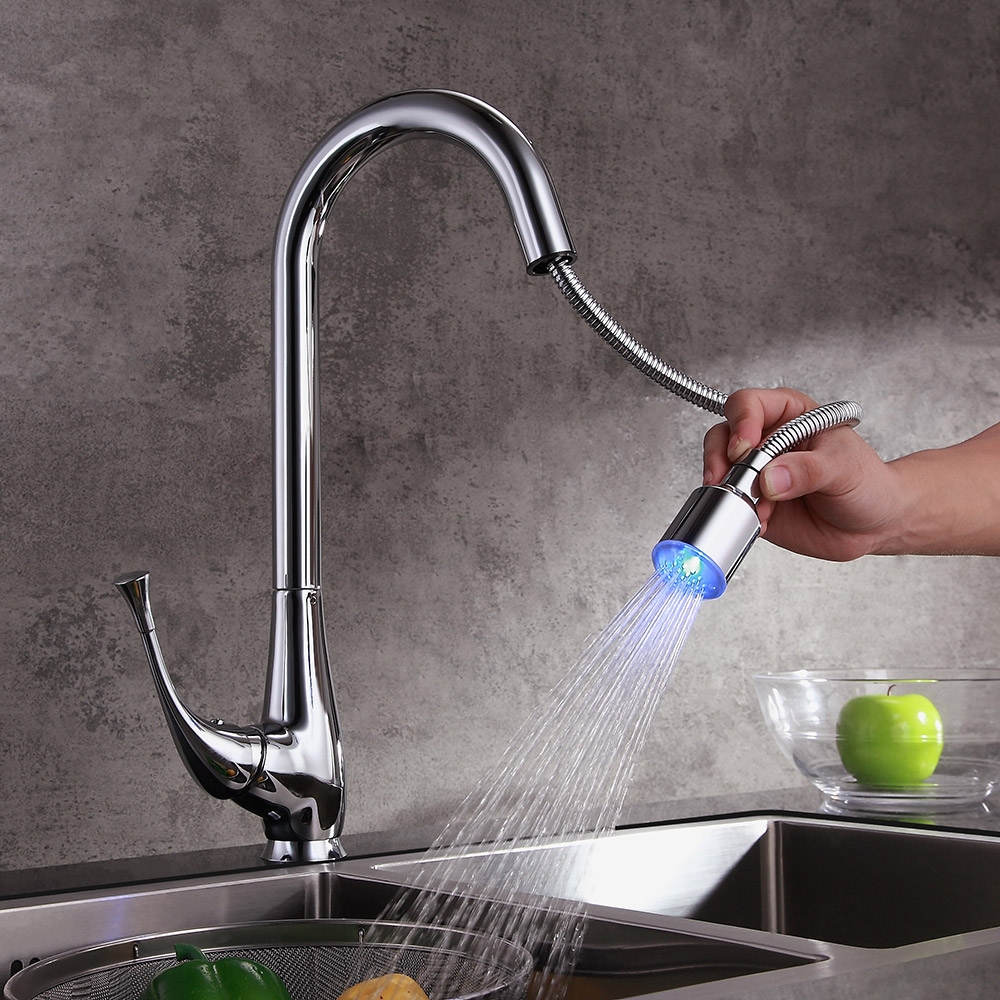 Peko LED Coloré Robinet Mitigeur de Cuisine avec Bec Pivotant Pull-down Arc Haut Levier Simple image de fenêtre