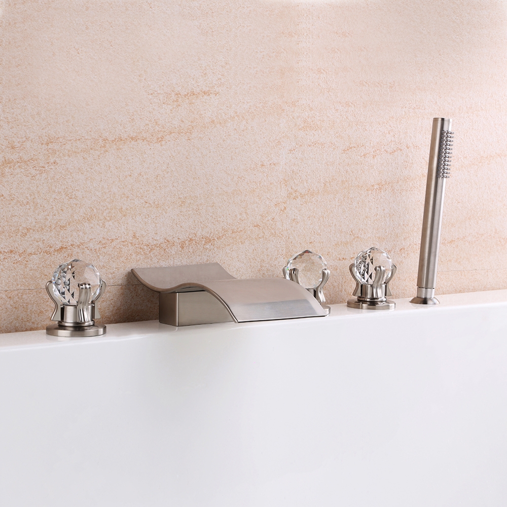 Op het dek gemonteerde waterval 5-gaats vulmengkraan met handdouche drievoudig kristallen handvat Vensterafbeelding