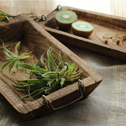 Rustiek noodlijdend houten handgemaakte rechthoekige decoratieve serveerschaal Fruit accentdienblad met metalen handgrepen in bruin set van 3 Vensterafbeelding