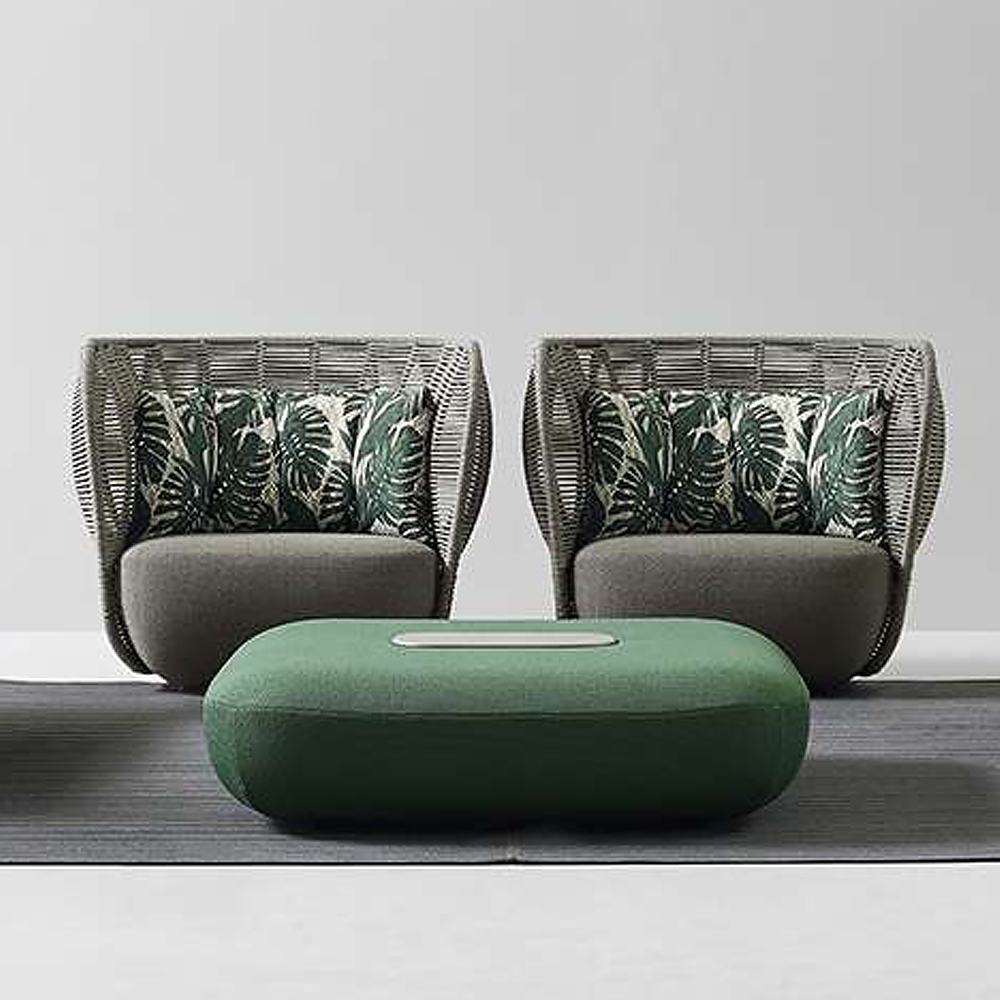 Tropische stijl donkergrijze rotan outdoor vatstoel Patio fauteuil met kussenkussen Vensterafbeelding