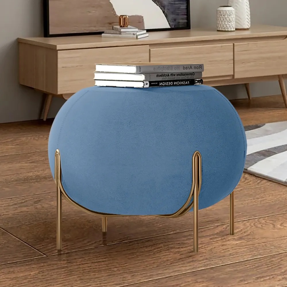 Blauw bolvormig fluweel voetensteun metaal in goud Vensterafbeelding