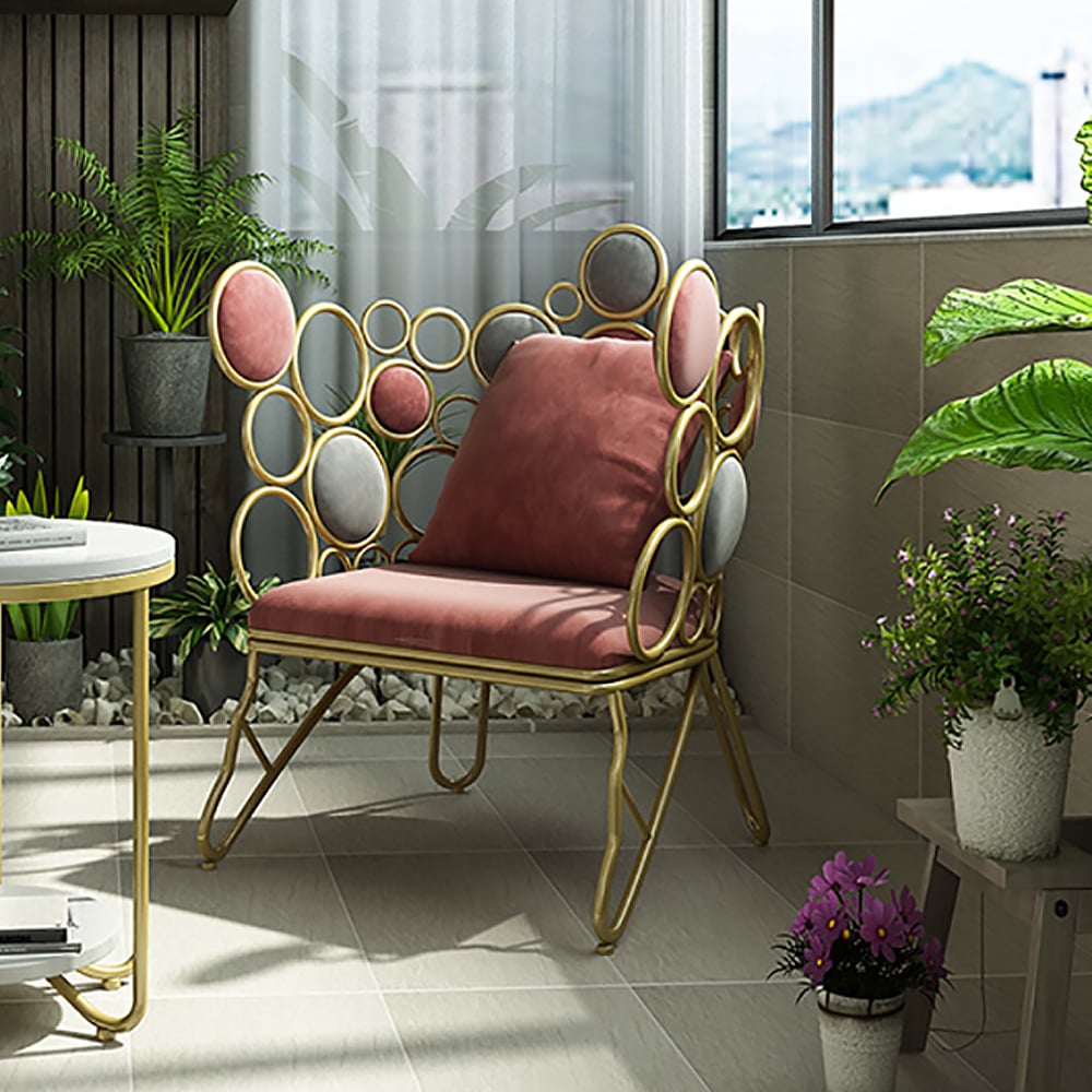 Chaise d'appoint en velours rose en métal doré coussin de chaise d'appoint inclus image de fenêtre