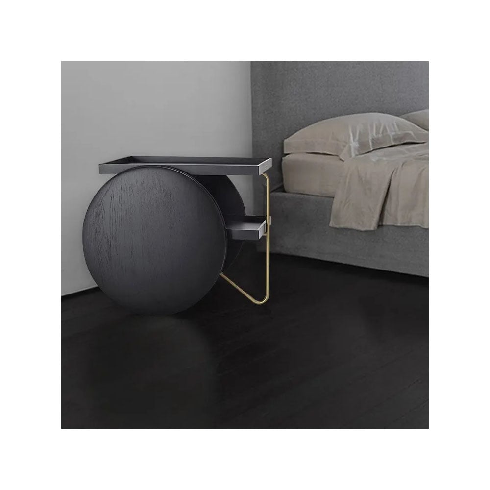 Table d'appoint rectangulaire noire en bois de pin avec extrémité de rangement en métal doré image de fenêtre