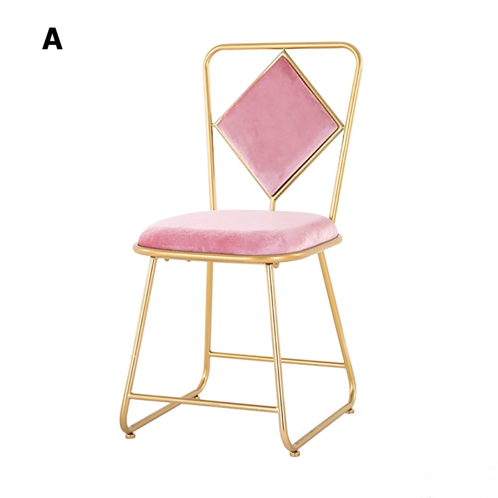 Style A Poker Chaise de salle à manger rembourrée en velours Doré image de fenêtre