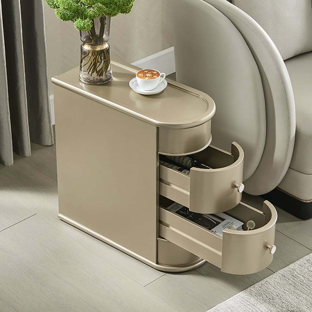 Schmaler Beistelltisch aus Holz mit 2 Schubladen in Gold Schaufensterbilder