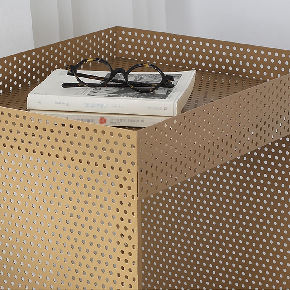 Moderne bijzettafel met staande plank van gaas in goud Vensterafbeelding