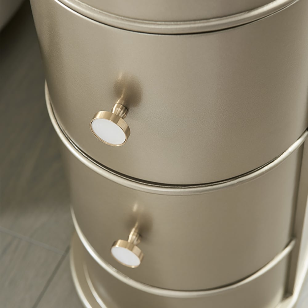 Schmaler Beistelltisch aus Holz mit 2 Schubladen in Gold Schaufensterbilder