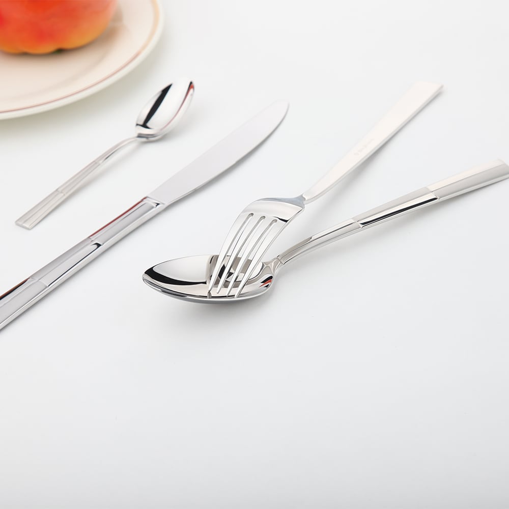 72 Pieces Stainless Steel Flatware Set Cutlery Set, Service for 18 window image