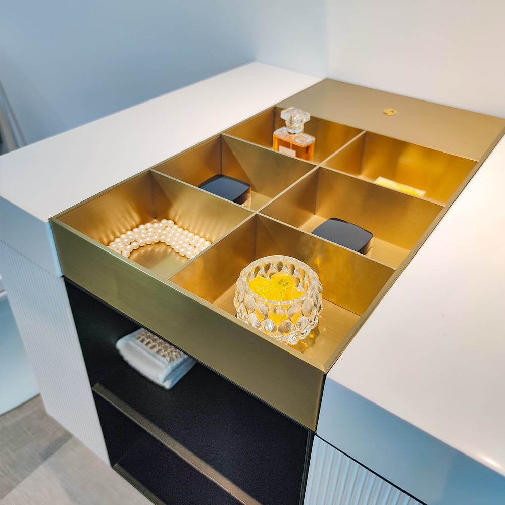 1250 mm moderne witte wandgemonteerde badkamermeubel met LED-laden en plank en handdoekstang Vensterafbeelding