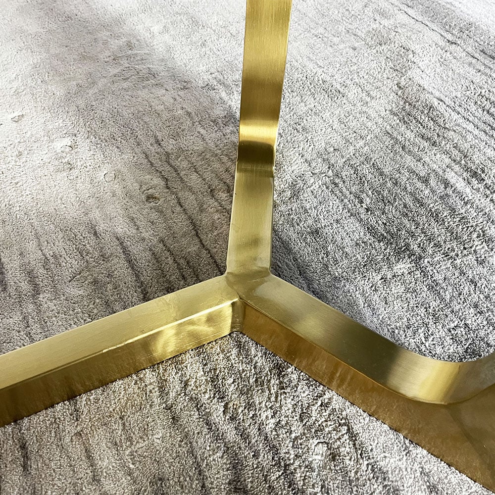 Table à manger moderne en pierre frittée blanche de 55,1 po avec pieds en acier au carbone image de fenêtre