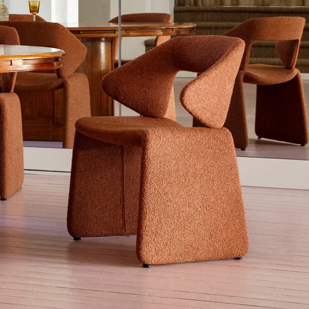 Zeitgenössischer orangefarbener Samt-gepolsterter Akzentstuhl für Wohnzimmer Schaufensterbilder