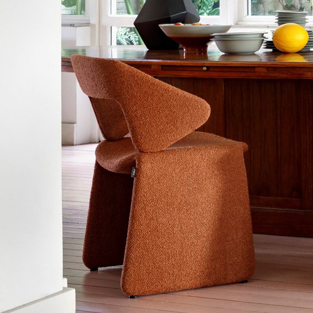 Zeitgenössischer orangefarbener Samt-gepolsterter Akzentstuhl für Wohnzimmer Schaufensterbilder
