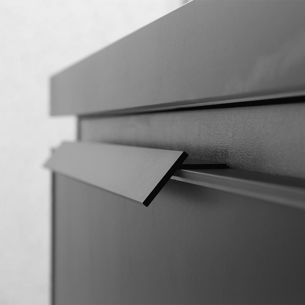 Meuble-lavabo flottant noir moderne de 31 po avec tiroir sous comptoir en pierre frittée image de fenêtre